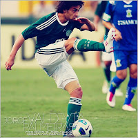 Valdívia, ex-jogador do Palemiras, ficou famoso também pelo "chute no vento" que irritava os adversários. No caso dele, como o chute era proposital e controlado não causou lesão do Ligamento Cruzado Anterior (LCA).